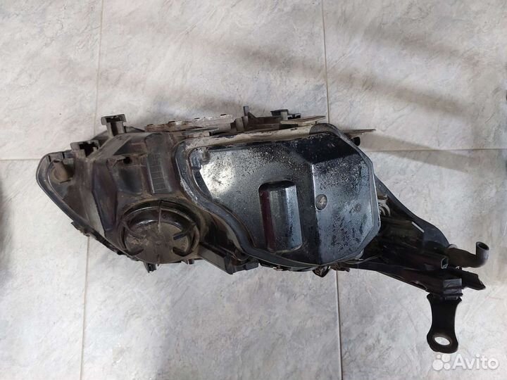 Фара ксеноновая левая передняя BMW 5 e60