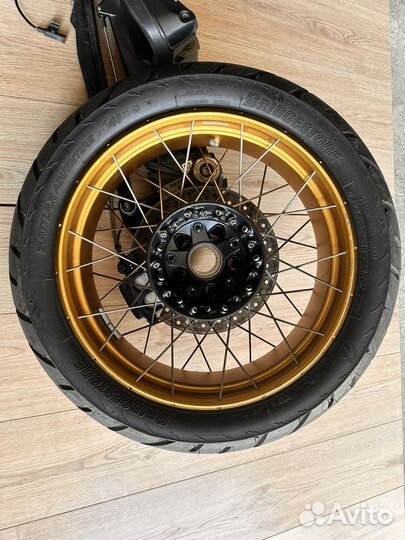 Спицованые золотые колеса bmw r1250gs adventure