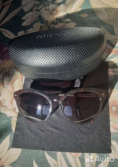 Солнцезащитные очки женские брендовые