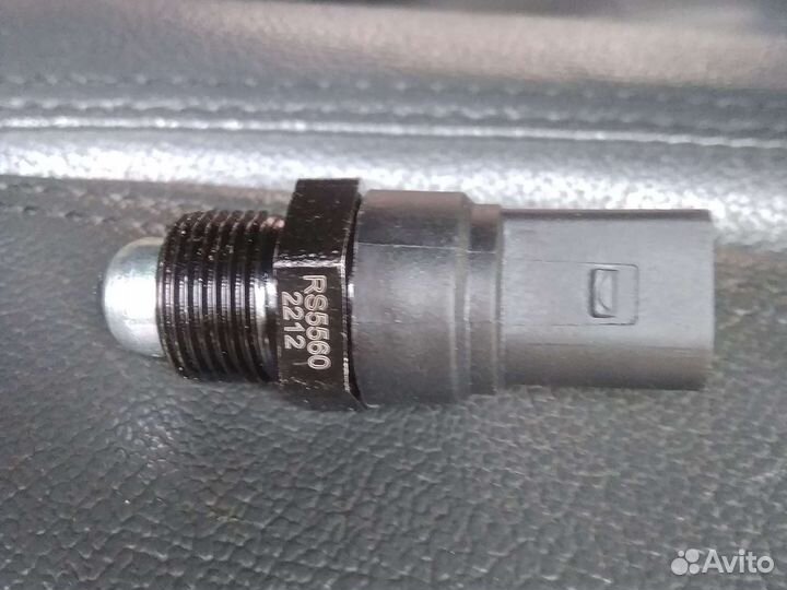 Датчик включения фонарей заднего хода