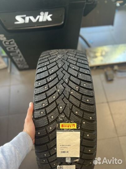 Pirelli Scorpion Ice Zero 2 245/45 R20