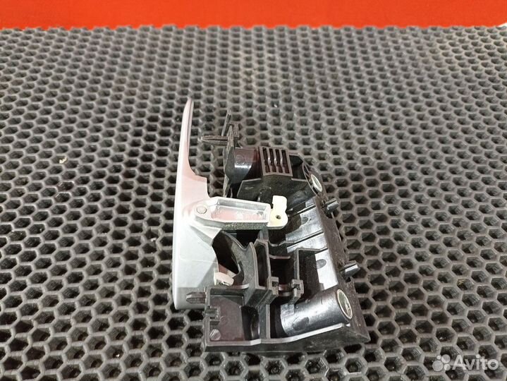 Ручка двери внутренняя левая Volvo FH