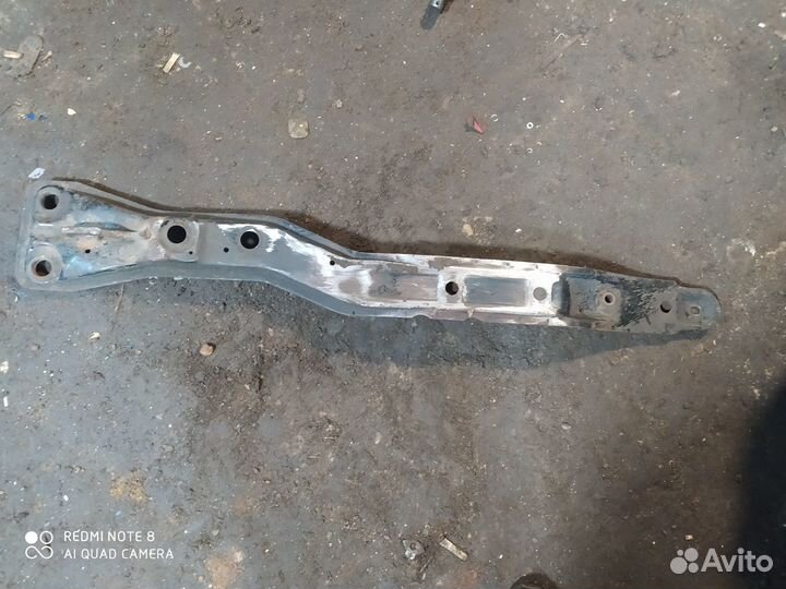 Балка подвески передняя Mitsubishi Galant 7