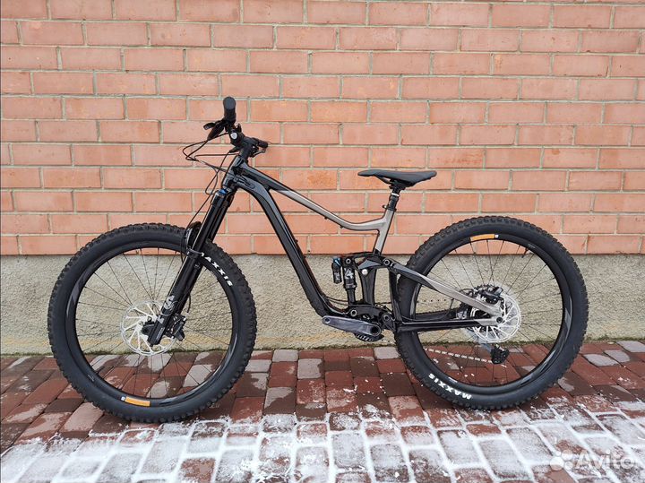 Giant Trance X 1 (2022)