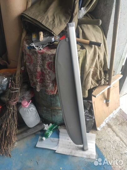 Продам шторку в багажник приус 20