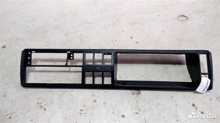 Рамка панели приборов volkswagen Jetta II 82-92г