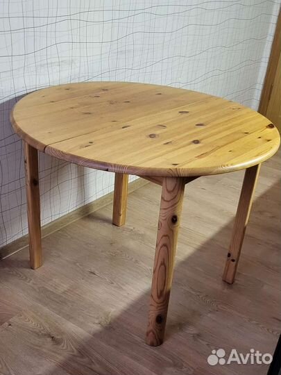 Кухонный стол