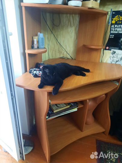 Компьютерный стол 1х1 м