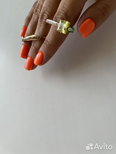 Начинающий мастер маникюра