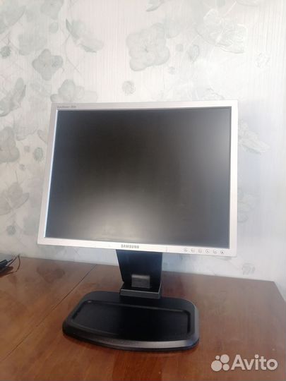 Монитор samsung