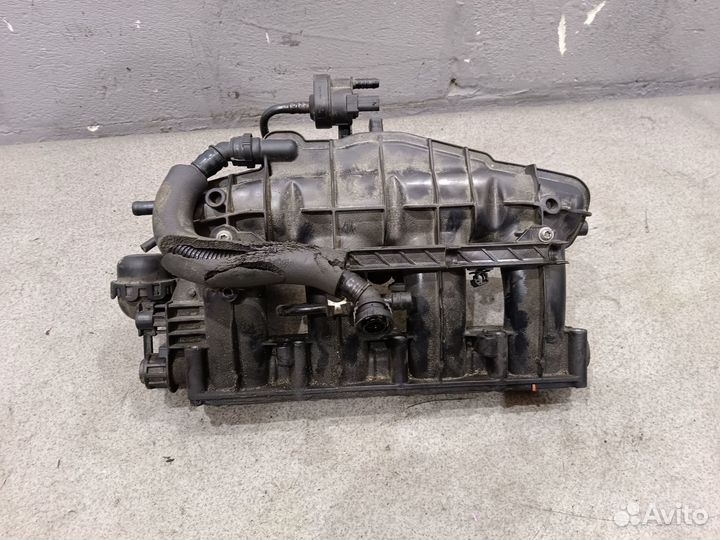 Впускной коллектор в сборе для 2.0 VW Passat CC