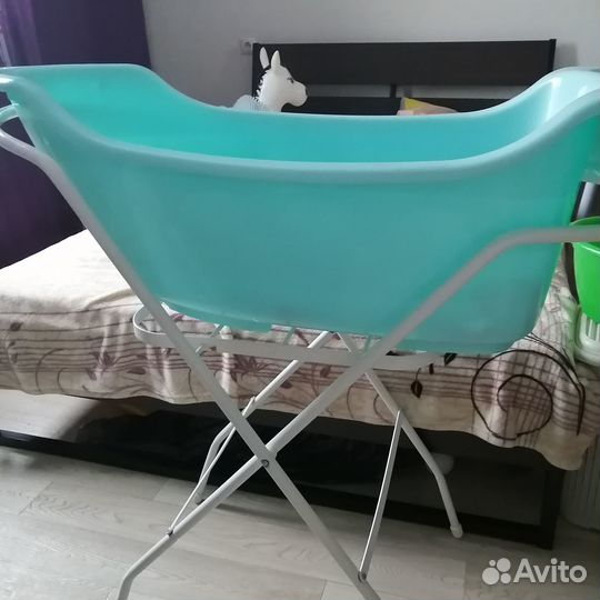 Продам детскую ванну с подставкой