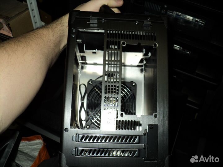 Корпусы в серверную стойку + Mini-ITX Lian Li