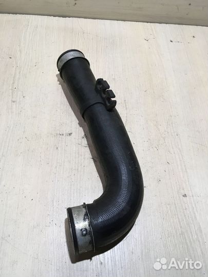 Патрубок интеркулера Фольксваген Тоуран BKC