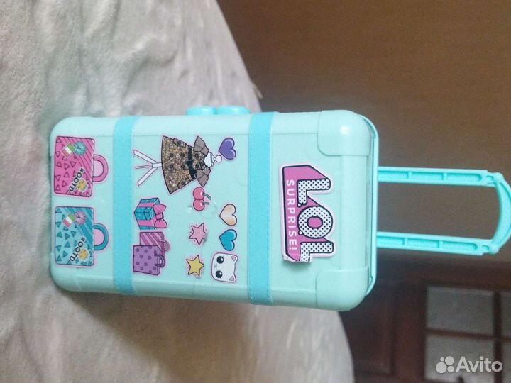 Чемодан с куклой Лол