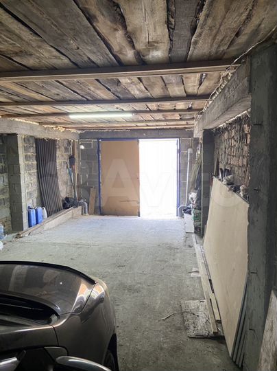 Гараж, > 30 м²