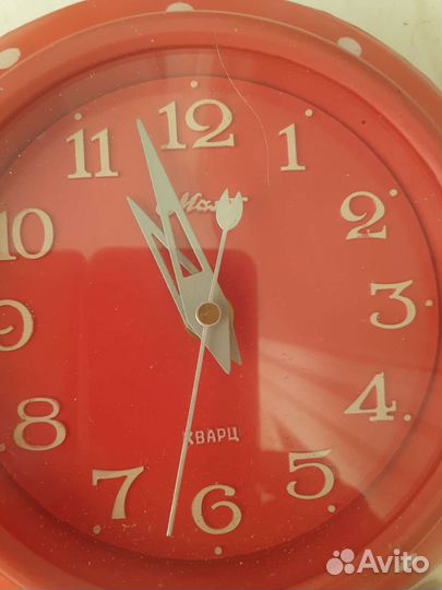 Магнитофон и часы СССР