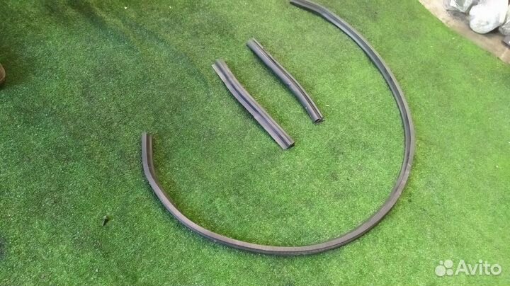 Уплотнение под капот Audi A6 Allroad C5 BES 2004