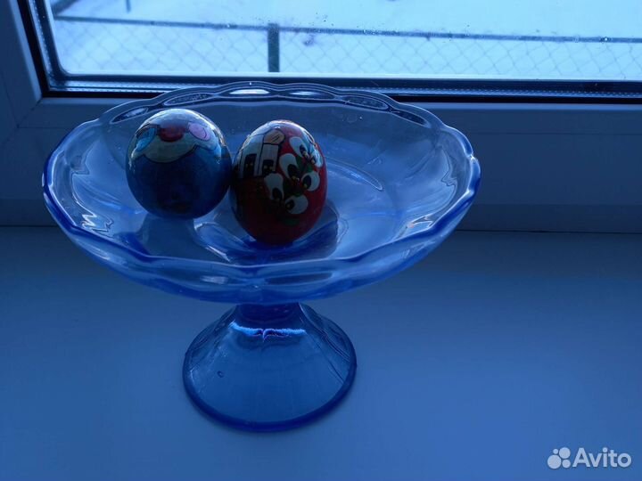 Ваза для фруктов на ножке