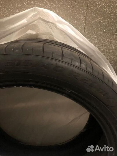 Pirelli P Zero 275/45 R21 и 315/40 R21 111Y