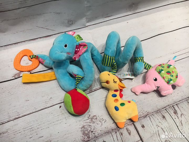 Развивающие игрушки-подвески, погремушки