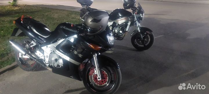 Kawasaki zzr 400-2