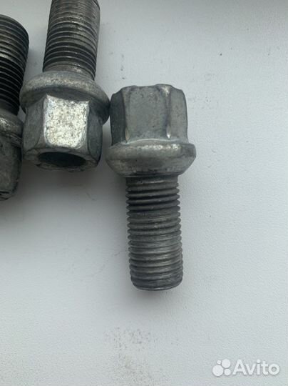 Болты оригинальные на volkswagen