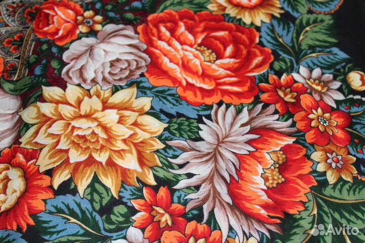 Павловопосадский платок Цветочные бусы-18 146 см