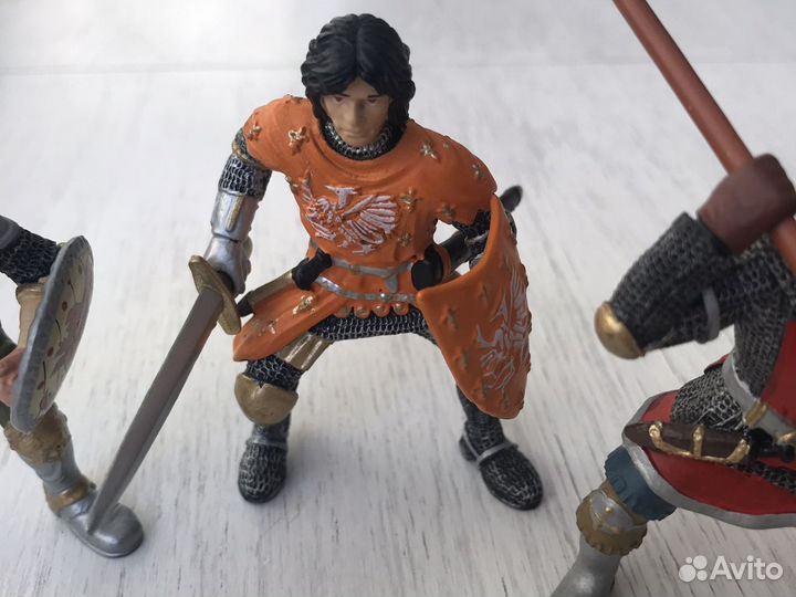 Рыцари Bullyland и Papo