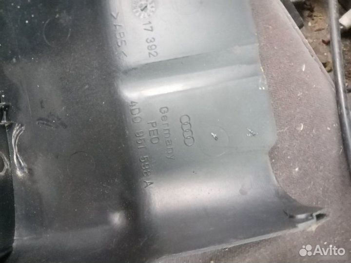 Кожух рулевой колонки Audi A8 D2 1996