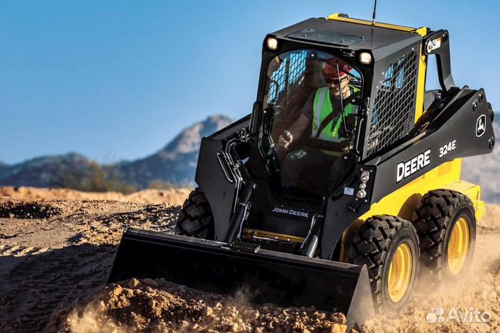Машинист мини-погрузчика john deere 324Е