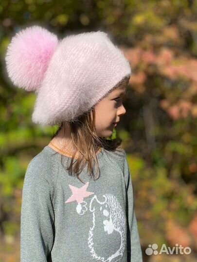 Берет ручной вязки