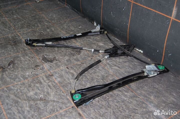 Стеклоподъёмник передний правый - Volkswagen Polo