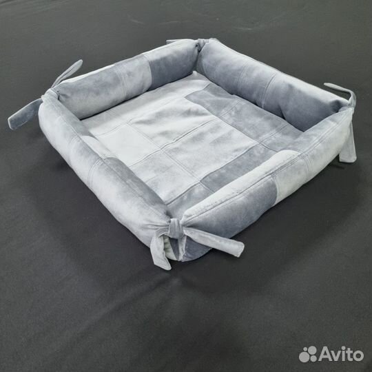 Лежанка для собак и кошек