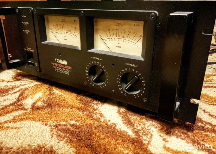 Усилитель мощности Yamaha PC 2002m