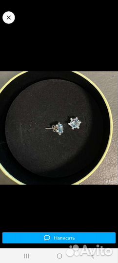 Золотые серьги пусеты с топазом