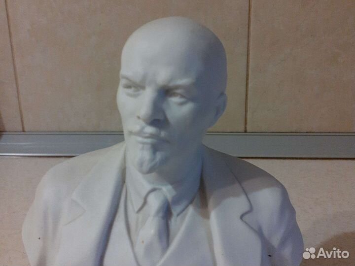 Бюст Ленина лфз