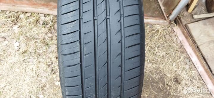 Hankook AH11 225/60 R17 90H