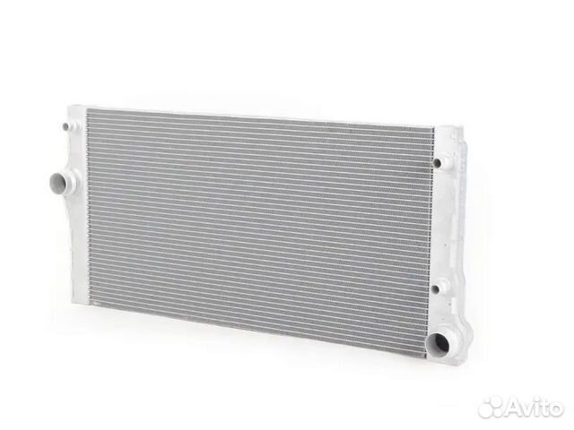 Радиатор охлаждения BMW F06 F12 F01