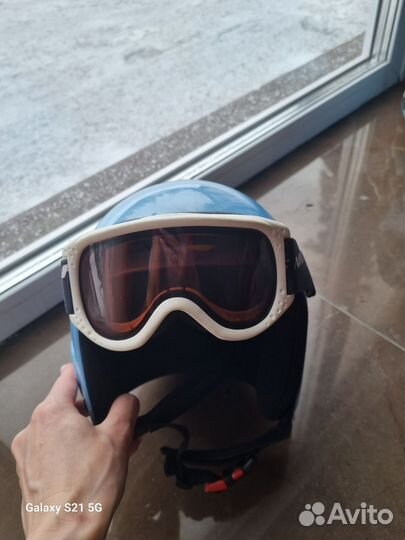 Горнолыжный шлем