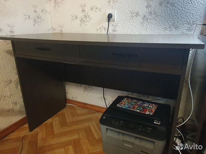 Продам компьютерый стол