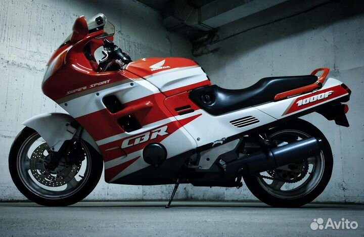 Honda CBR1000F