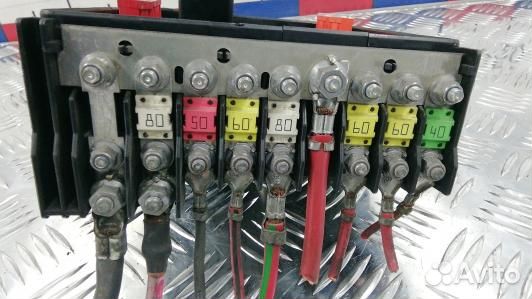 Блок предохранителей volkswagen passat B6 (TEA18M1