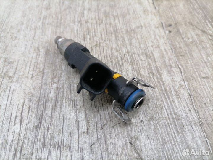 Форсунка Mazda 6 GG L3C1 2006