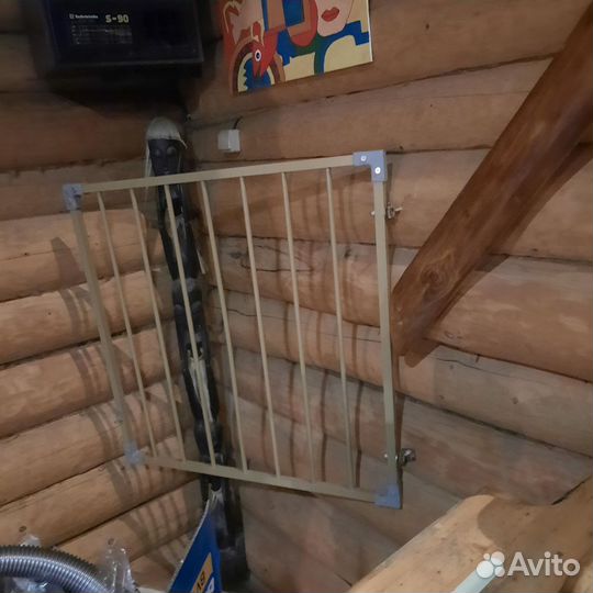 Ворота безопасности для лестницы