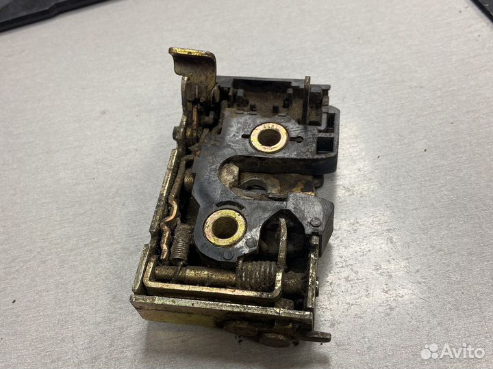 Замок двери задней правой VW B4№ 357839016D