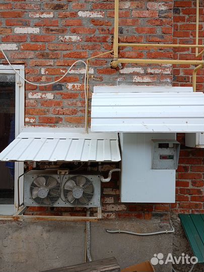 Холодильная витрина бу 0+5