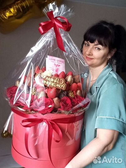 Букет из клубники в шоколаде в коробке