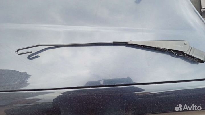 Поводок (рычаг) стеклоочистителя (дворника) аудис4