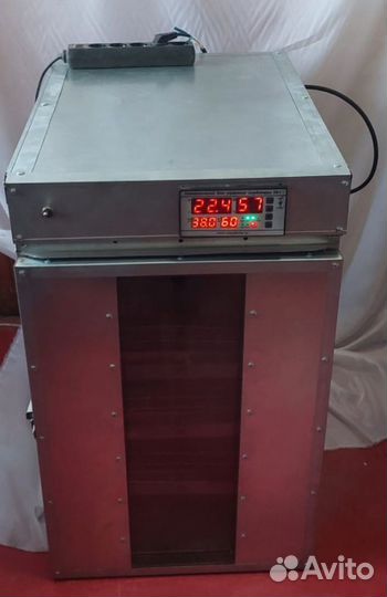 Инкубатор для яиц автоматический